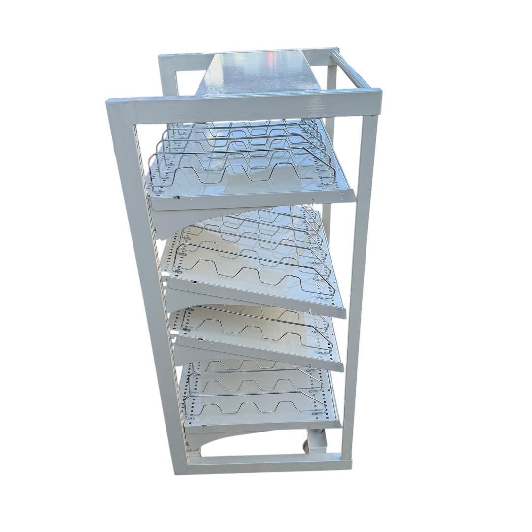 美品 オカムラ 業務用ワインラック キャスター付 多段収納