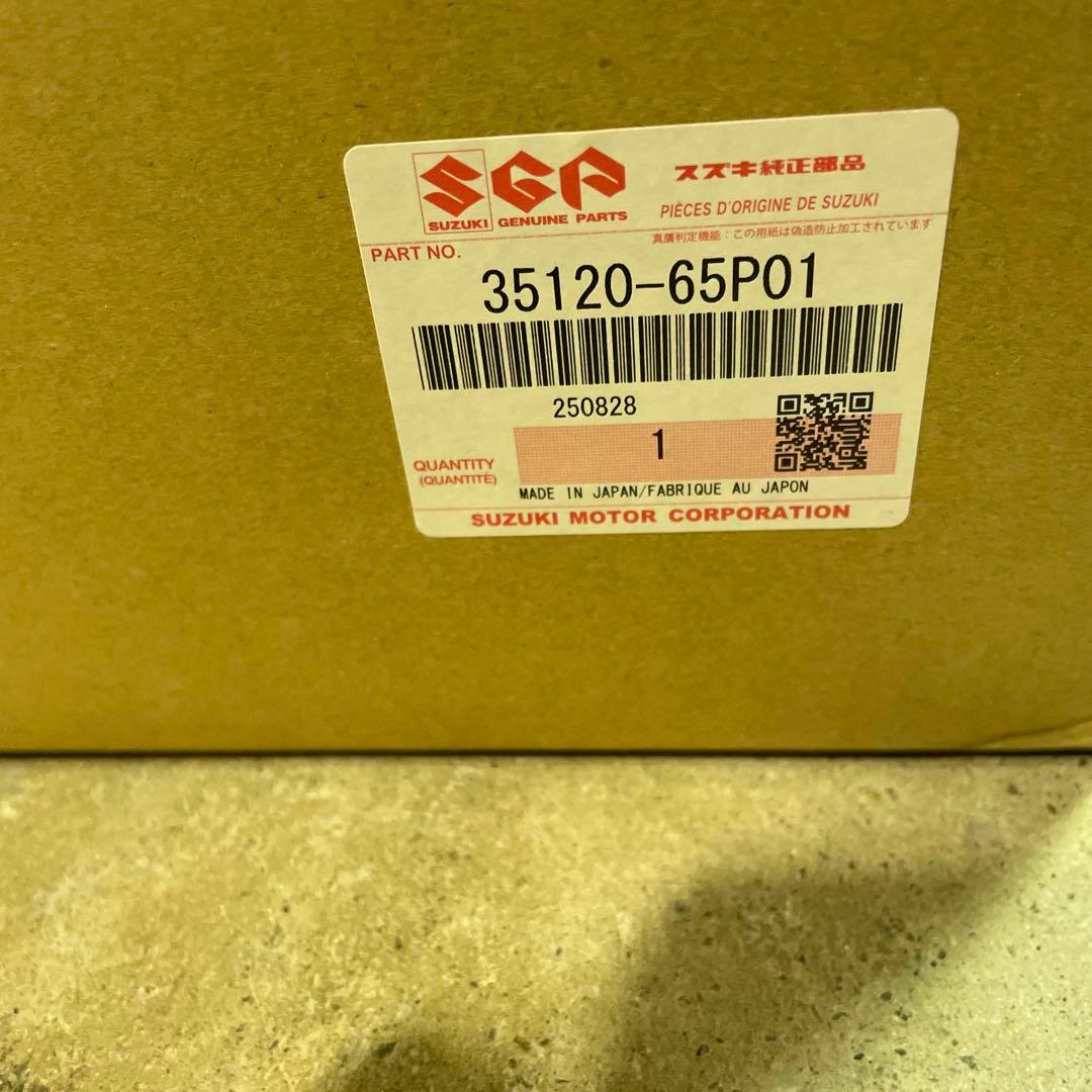 ハスラー　MR31S スズキ純正 右ヘッドライト