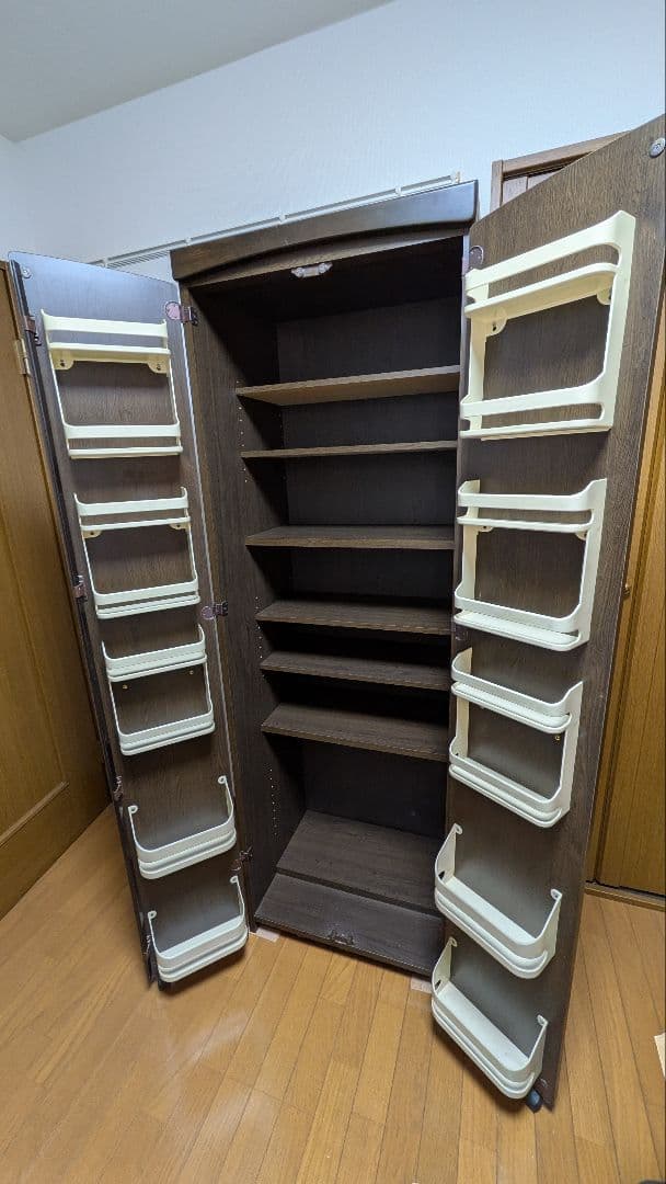 大容量キッチンストッカー　扉収納付　キッチン食品収納　パントリー