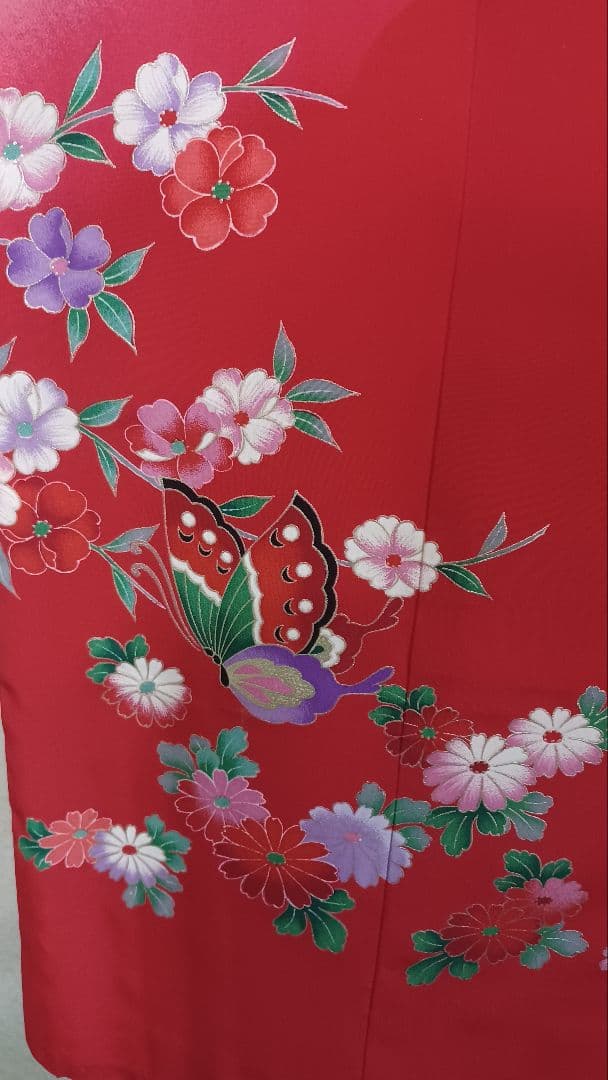 七五三　女の子着物 赤色 花柄 蝶刺繍 着物　3才