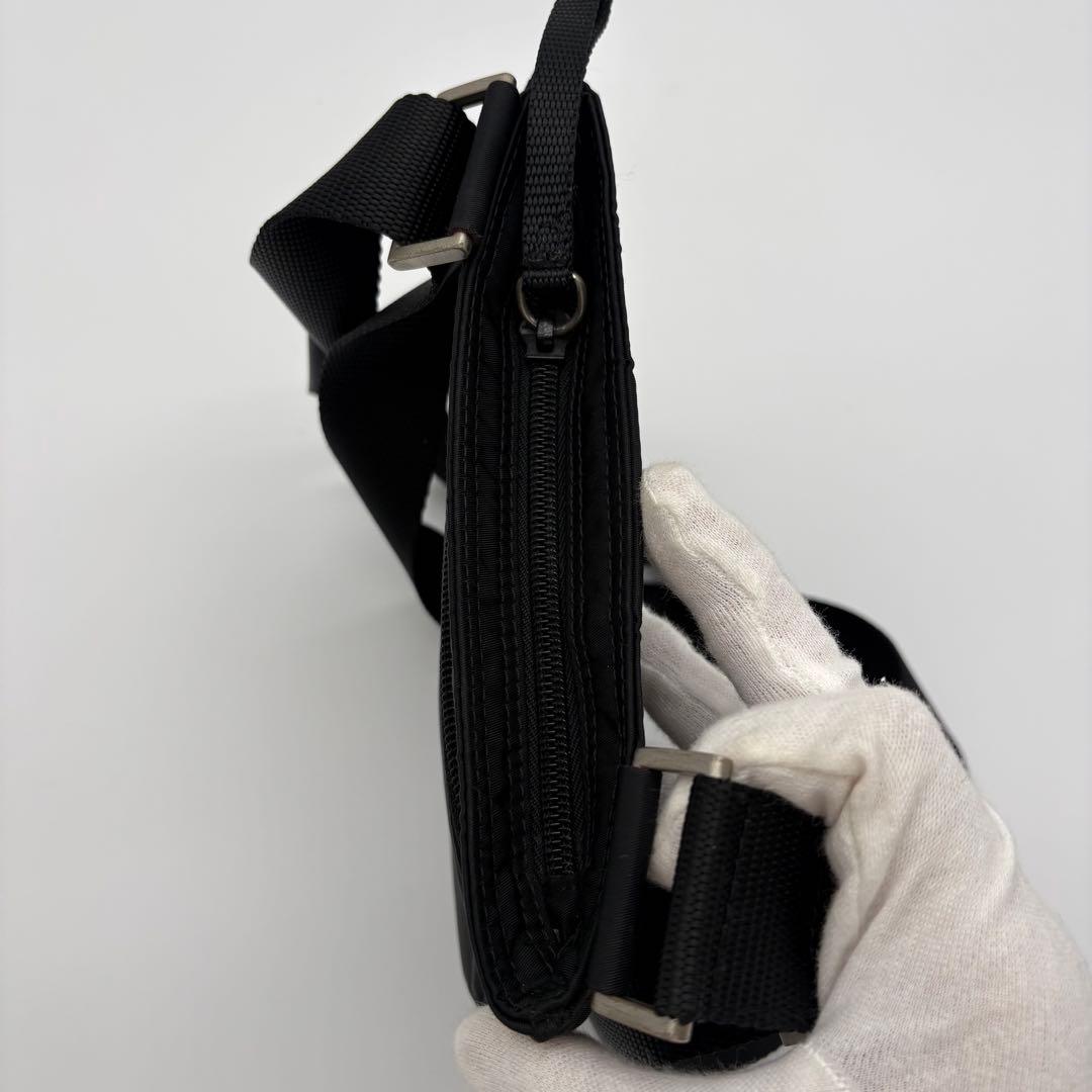 ✨美品✨プラダ ショルダーバッグ ミニ サコッシュ 三角ロゴプレート ナイロン