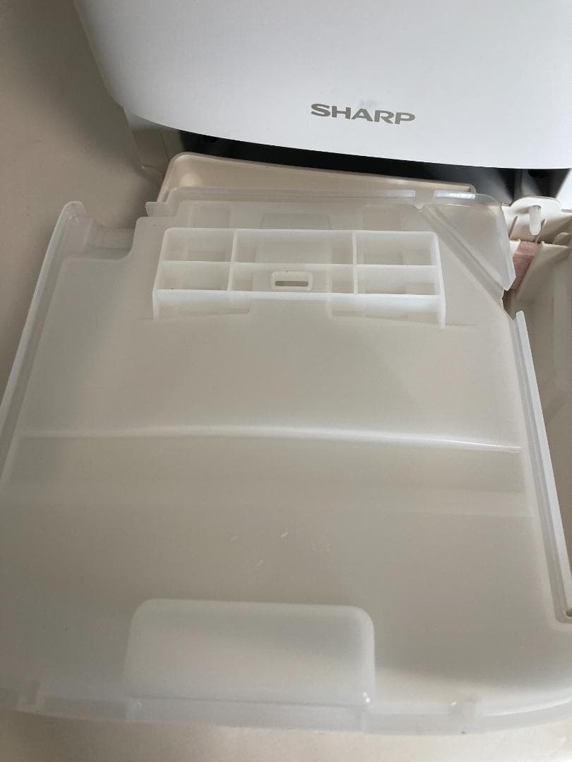 ぴろ　シャープ 衣類乾燥除湿機 (CV-P60-W) 除湿機 プラズマ