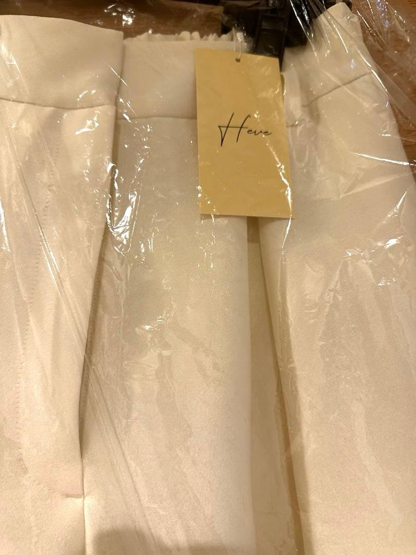 りんごちゃん　新品未使用　Heve シアーサテンフレアガウチョ　36