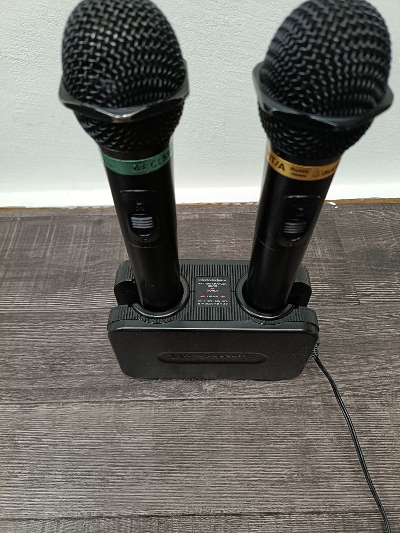 値下げ！オーディオテクニカ ワイヤレスマイク 2本 充電器セット　オマケ受光機