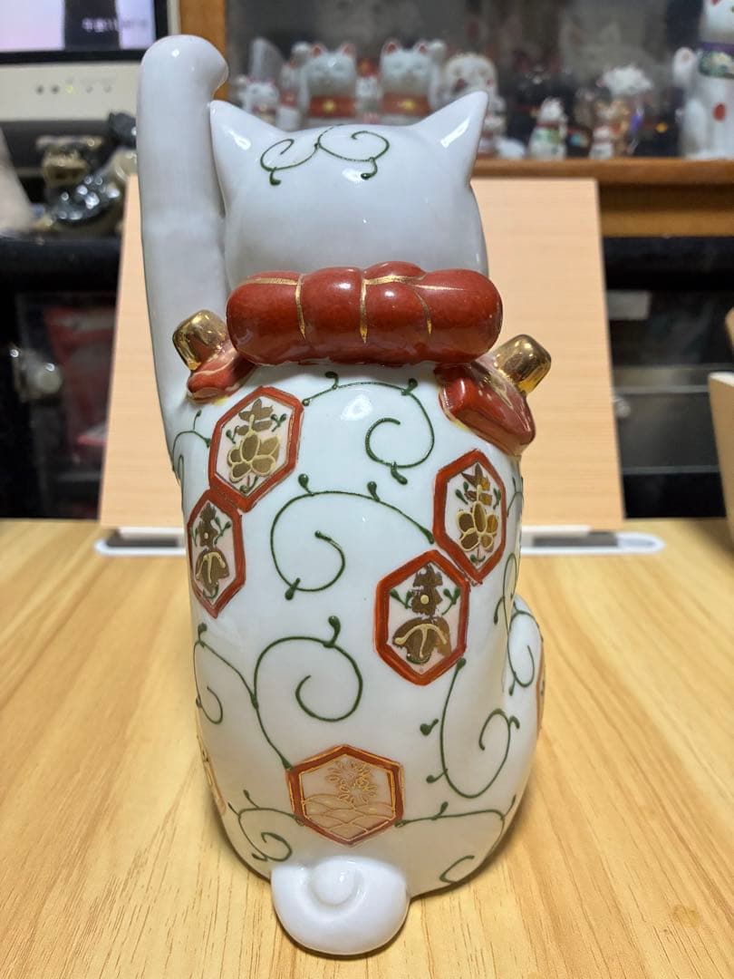 招き猫 陶器製 置物