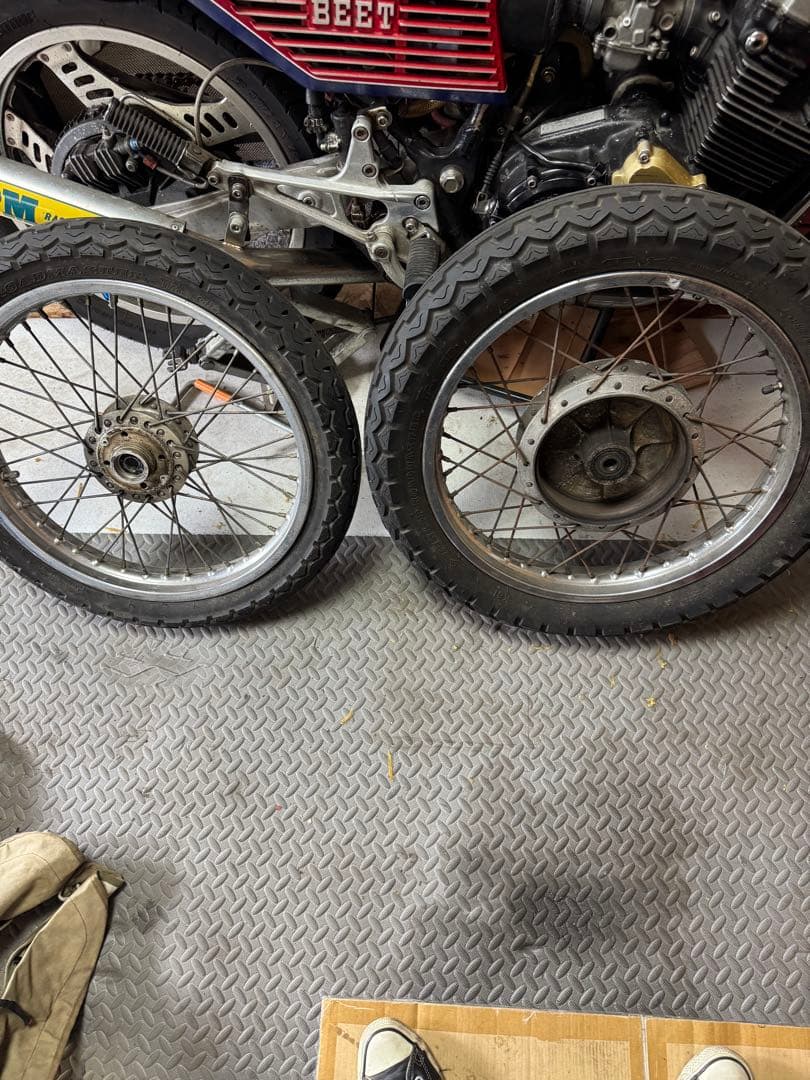 kh400純正ホイール前後