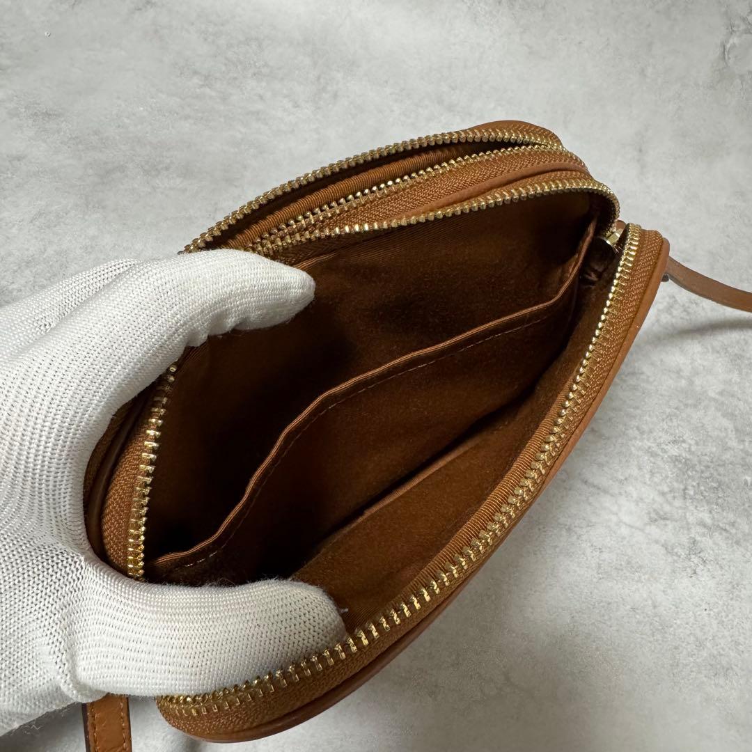 美品 コーチ ショルダーバッグ サコッシュ 斜め掛け クロスボディ