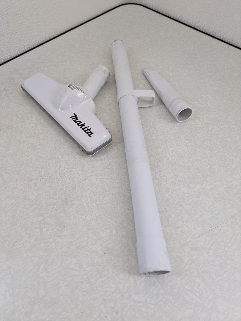 マキタ充電式クリーナ（中古） モデルCL180FD