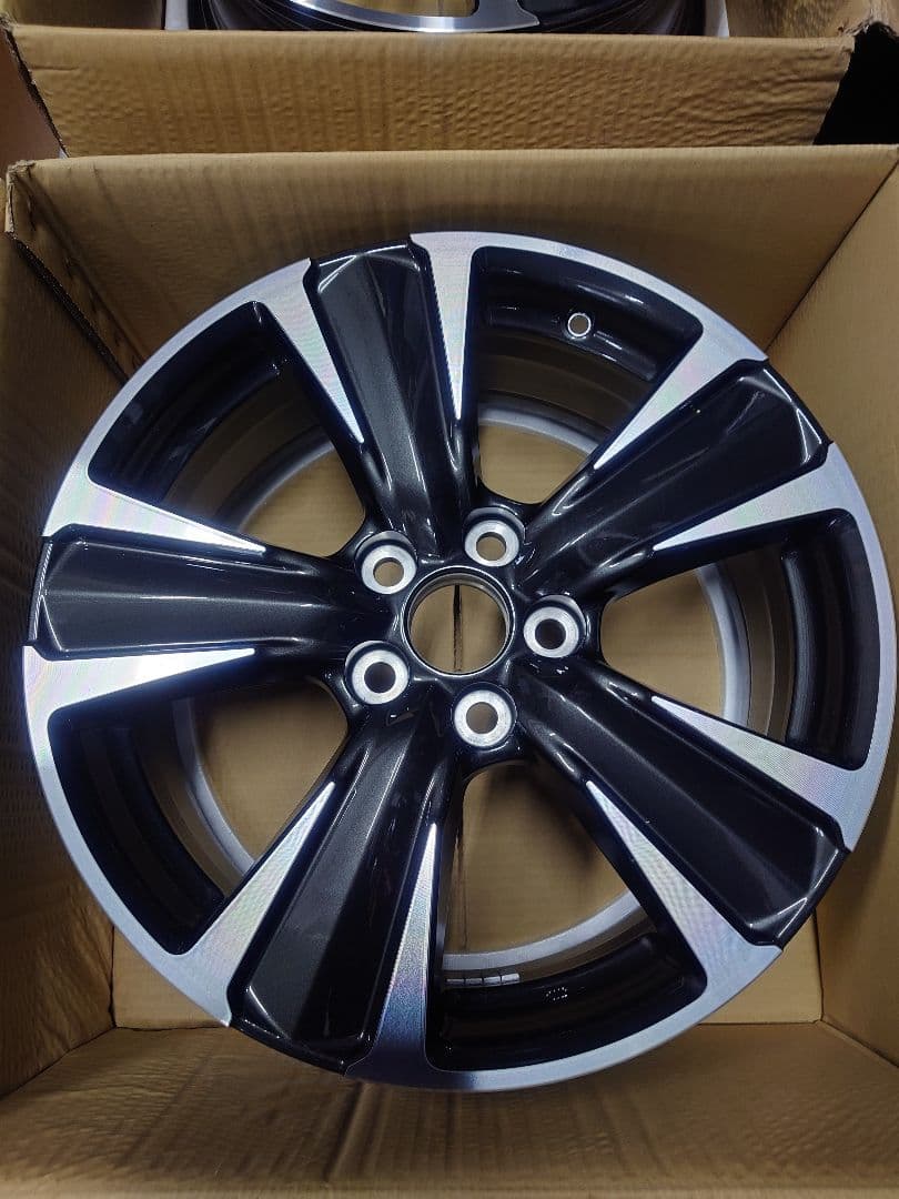 Lexus UX250h 18インチ純正ホイール