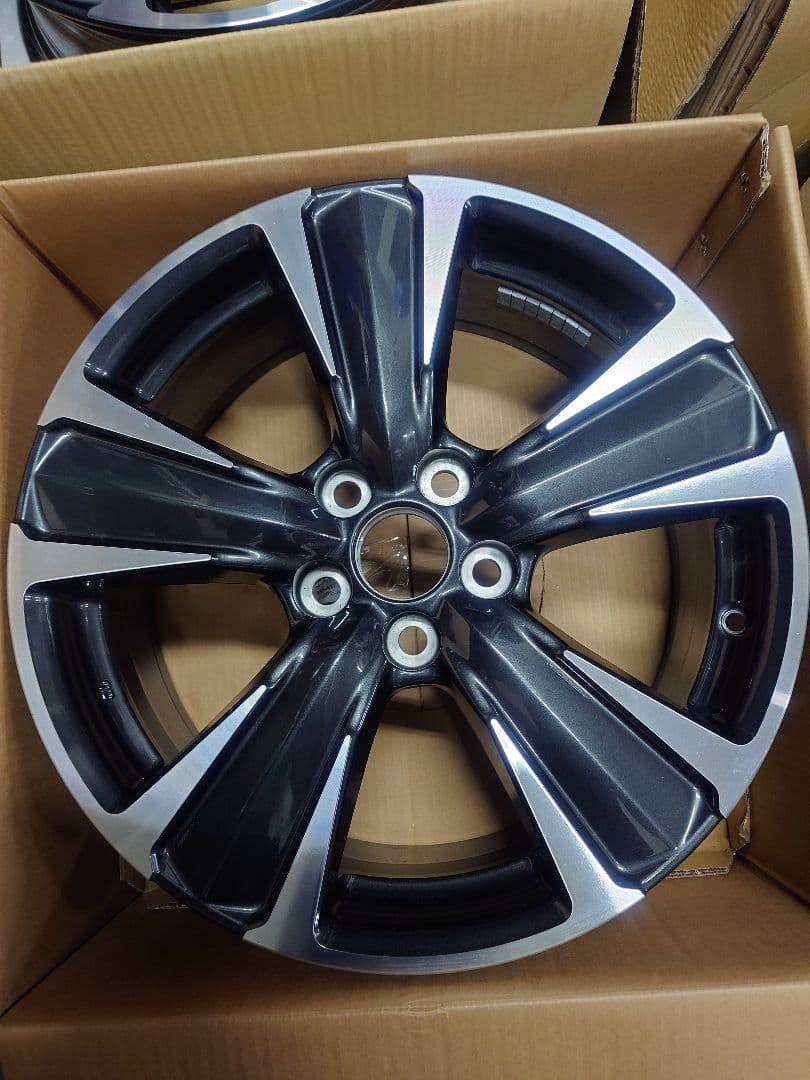 Lexus UX250h 18インチ純正ホイール