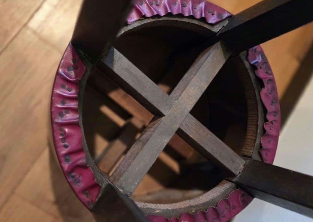 ☆アンティーク/レザー製バーガンディ円形スツール☆