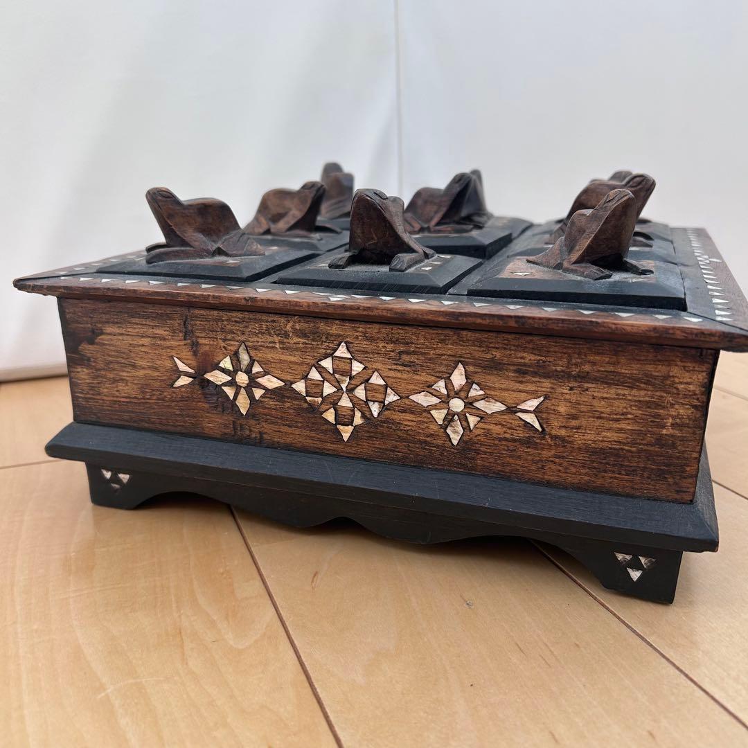 ヴィンテージ　螺鈿細工　象嵌　カエル彫刻　薬箱　小物入れ　収納　アジアン