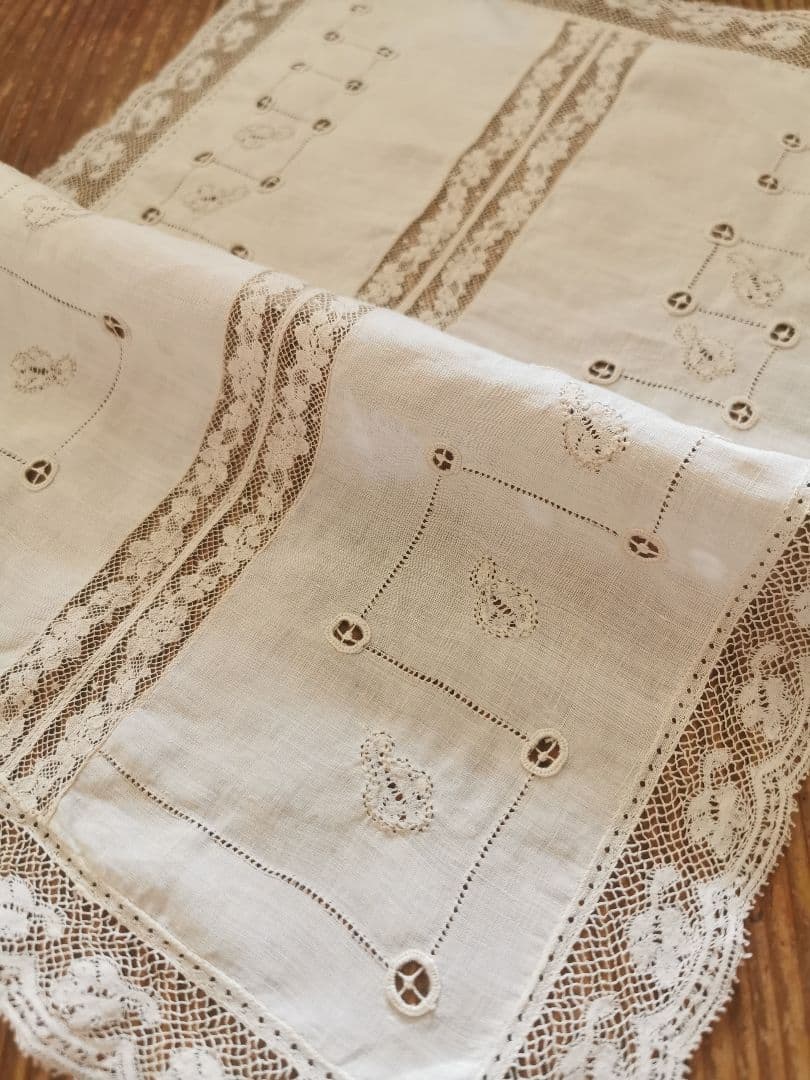 アンティークフランス 葉のアップリケ刺繍ランナー ノルマンディーレース ランナー