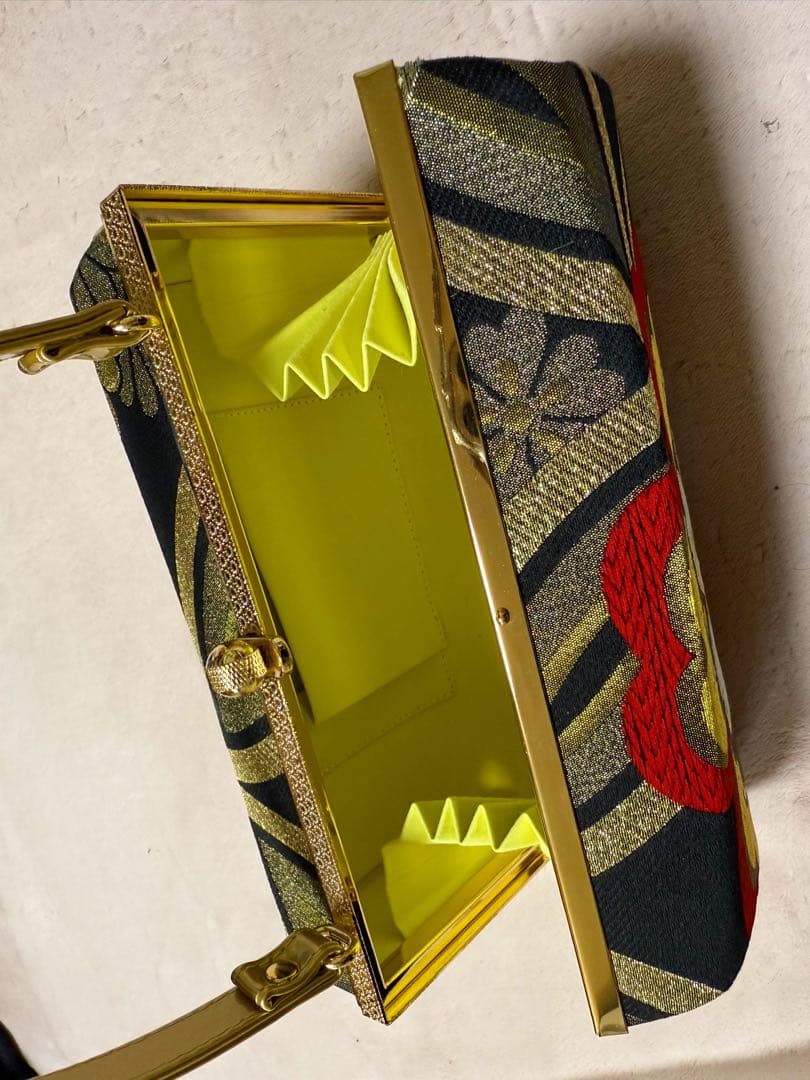 1回のみ使用　成人式　華やかな花柄バッグと草履セット