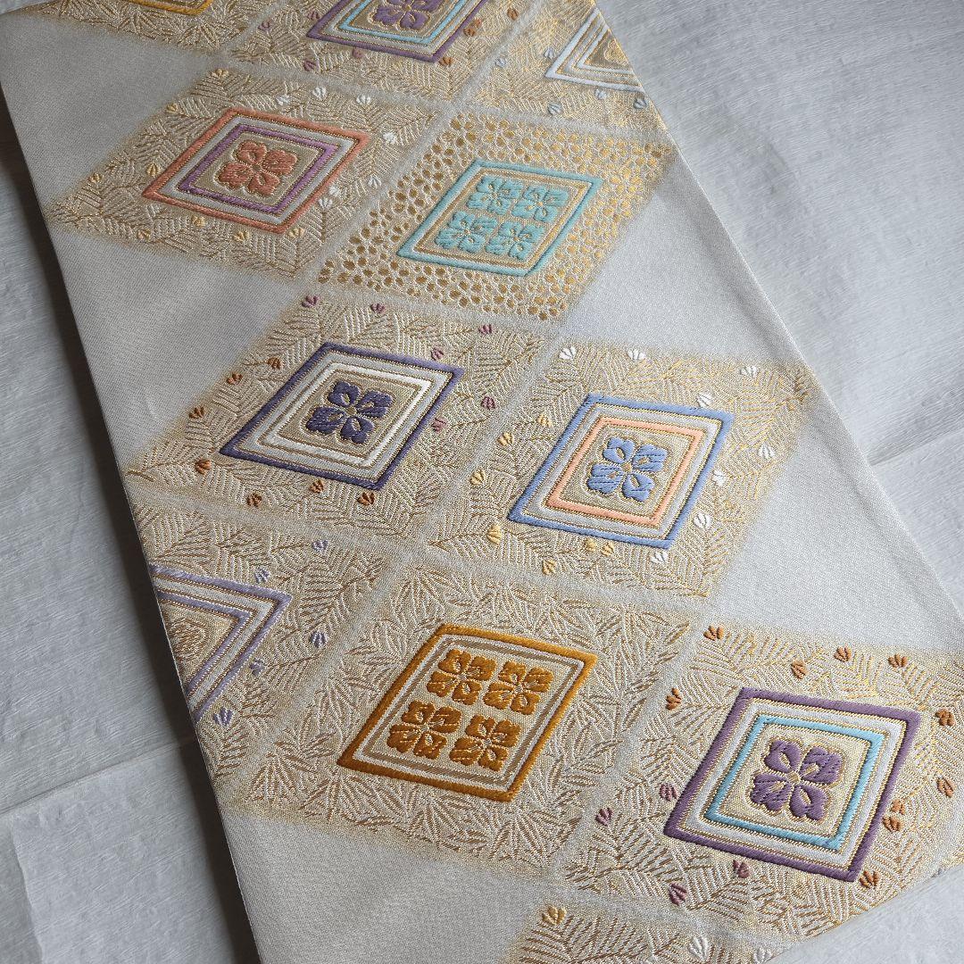 品良くハレの日を　松竹梅と菱形の袋帯