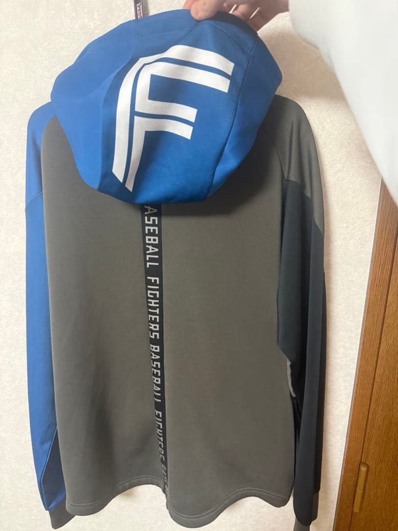 北海道日本ハムファイターズ　オンフィールドトレーニングジャケット　青黒　Lサイズ