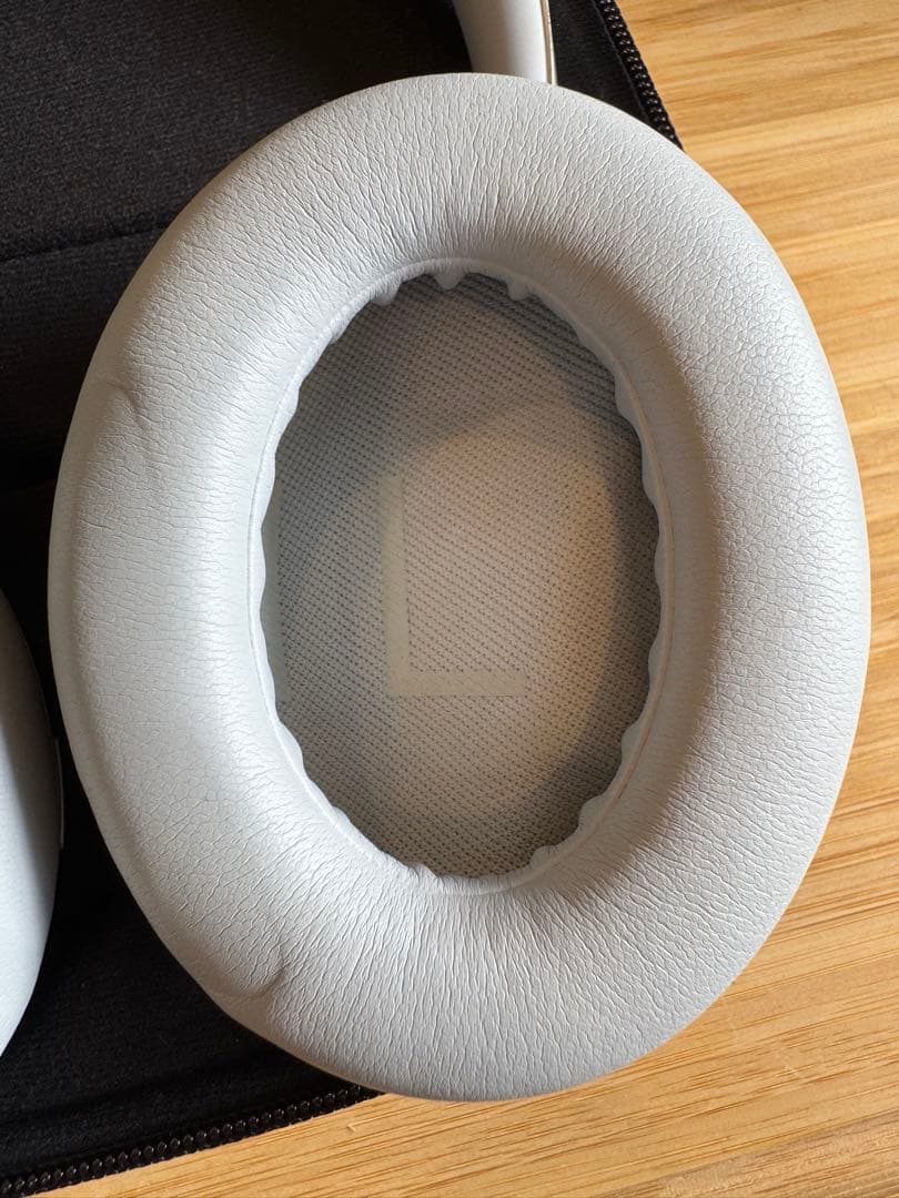 Bose ワイヤレスヘッドホン ホワイト NC700