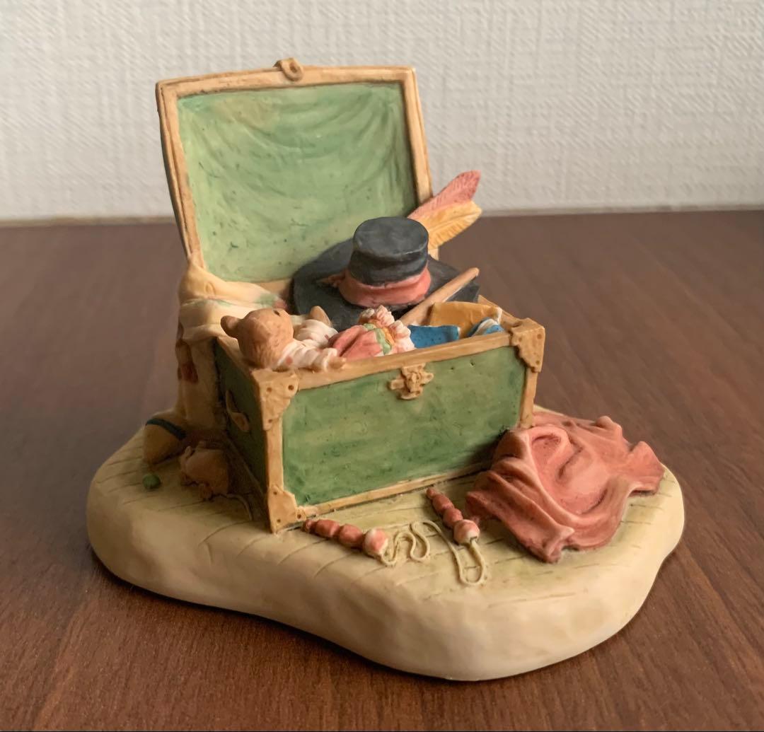 おもちゃ箱 のばらの村のものがたり ブランブリーヘッジ フィギュリン 置物