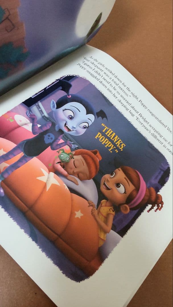 ◎Disney Read-Along CD付き英語絵本「Vampirina」①