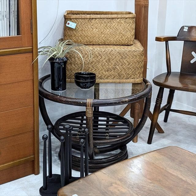 ラタンラウンドサイドテーブル