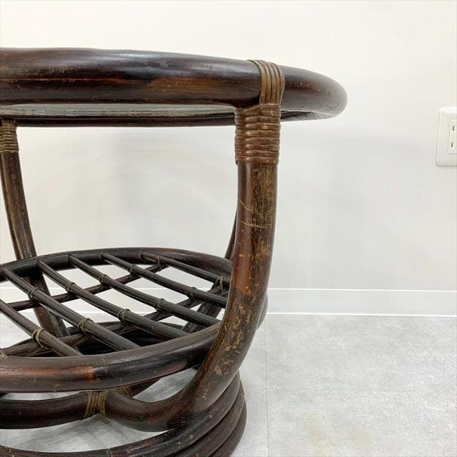 ラタンラウンドサイドテーブル