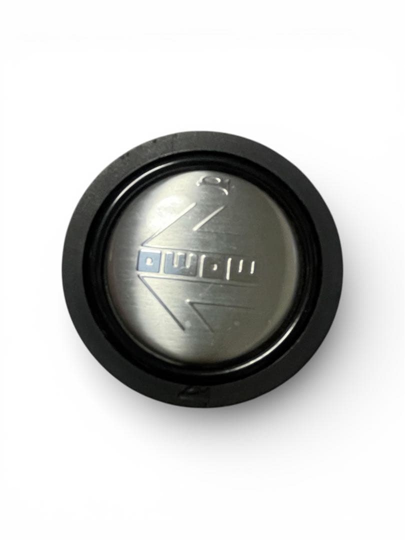 MOMO スポーツステアリング ホーンボタン付き