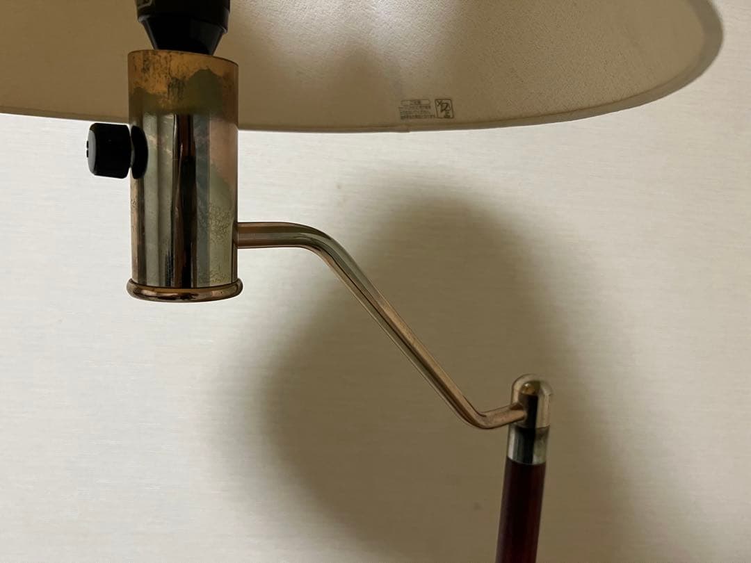 ③フロアスタンド　木製　首振り機能付