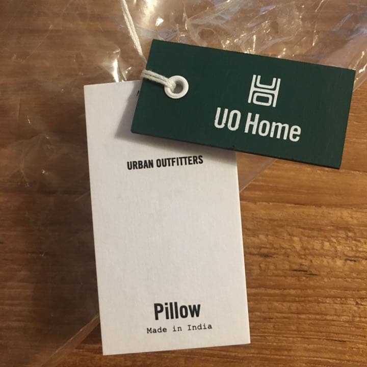 クッション・座布団 UrbanOutfitters Furry Llama Pillow