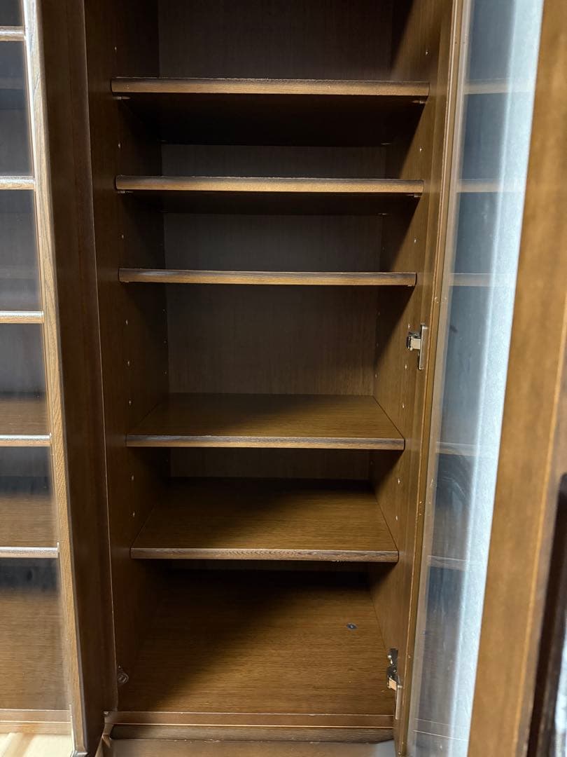 食器棚 ダークブラウン／ガラス扉