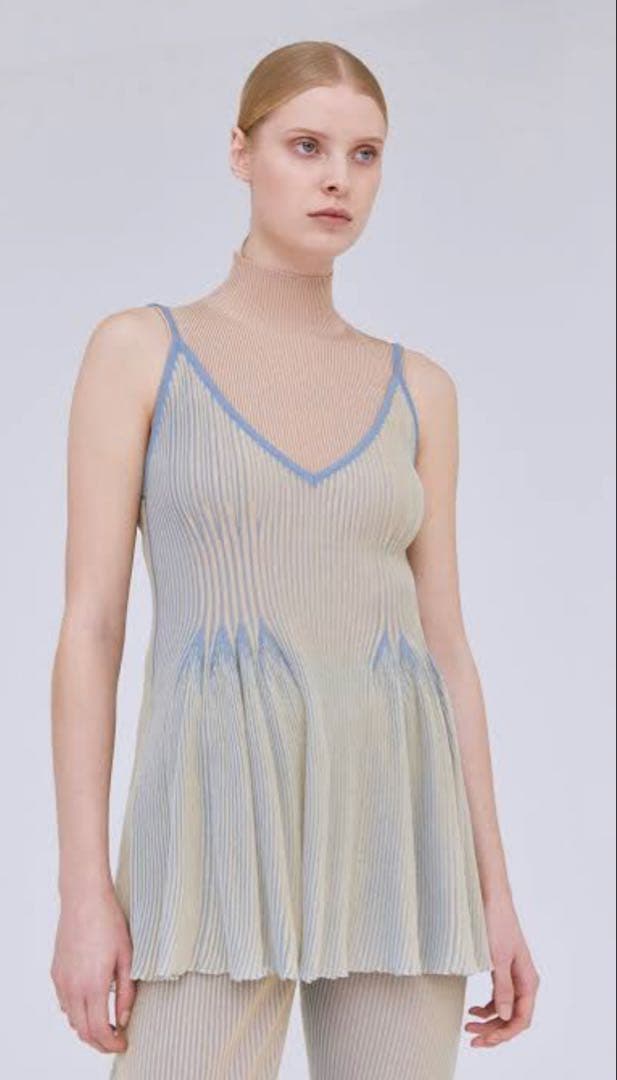 CFCL HYPHA LUCENT CAMISOLE タグ付き未使用
