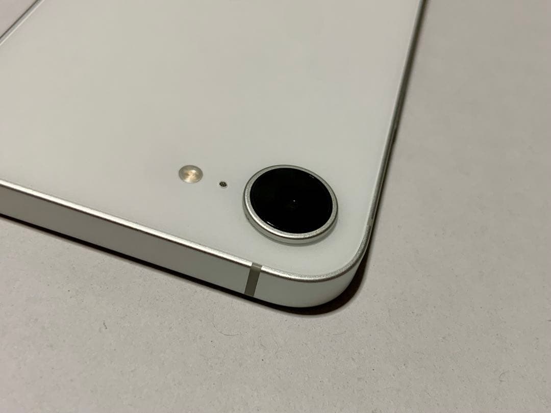 Apple iPhone 16 e ホワイト 本体 SIMフリー