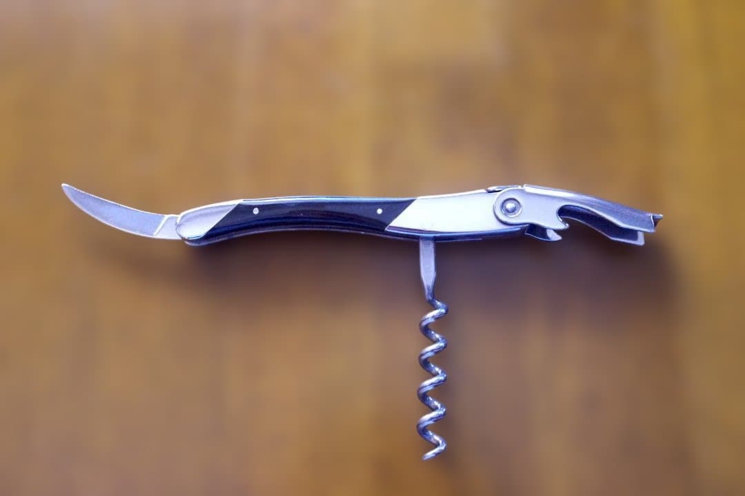 シャトーラギオール グランクリュ ブラックホーン ソムリエナイフ 革ケース付