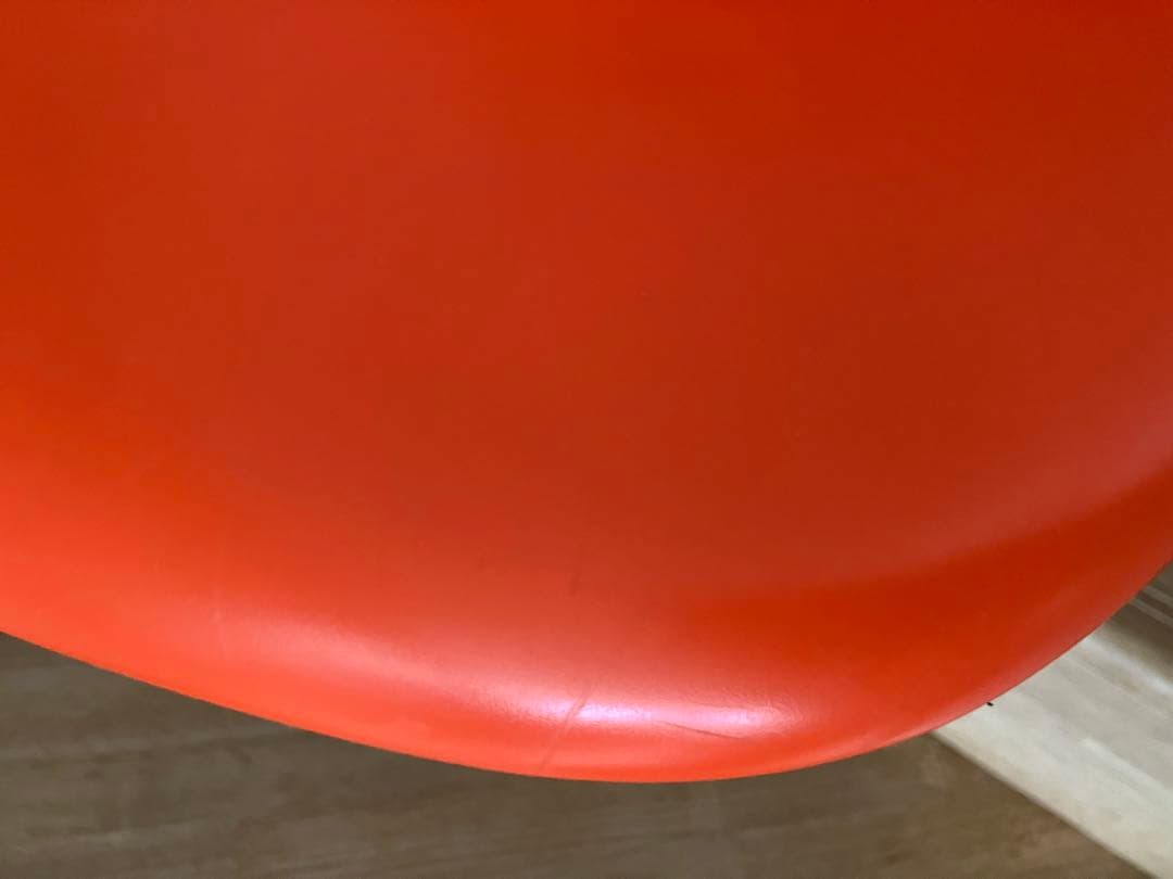 送料込！Vitra サイドシェルチェア スタッキングベース オレンジ　イームズ