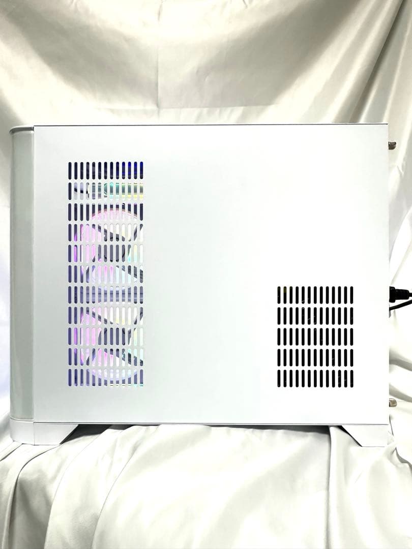 【新品】高性能ゲーミングPC RTX4070 RYZEN7 9700X 2TB