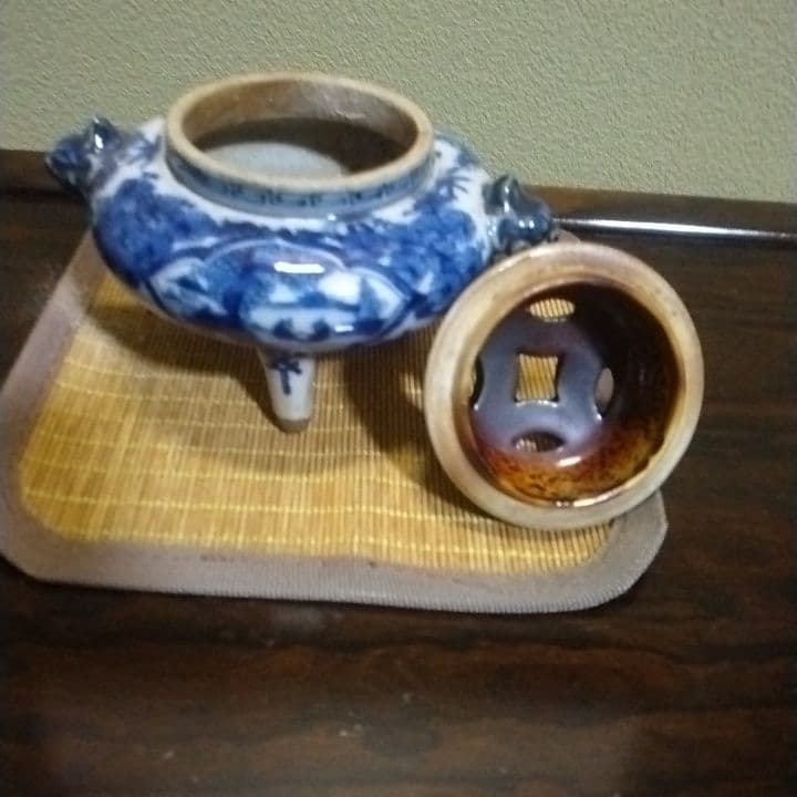 時代染め付獅子頭香炉美品です。