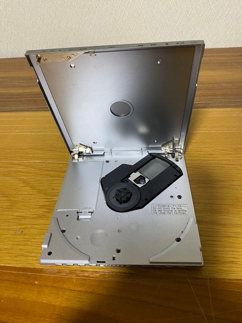 Panasonic ポータブルCDプレーヤー　SL-J905-S シルバー