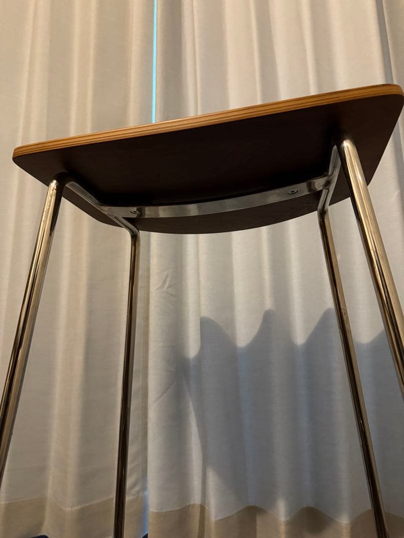 スツール　（デザイナー：イヴォンヌ・ポッター）