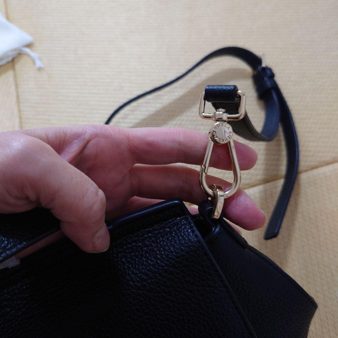 FURLA 黒 レザー ショルダーバッグ