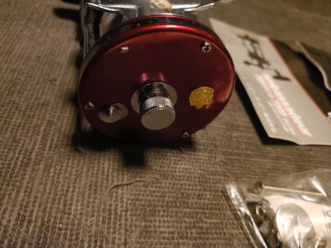 ​【名機Abu Ambassadeur7000 赤 マミヤOP期 箱・付属品完備