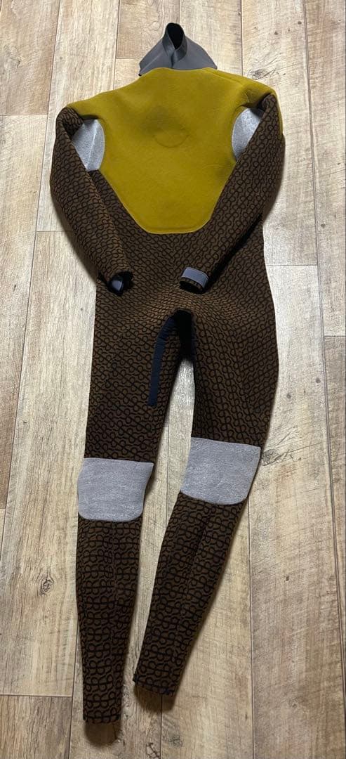 ラッシュ　セミドライスーツ