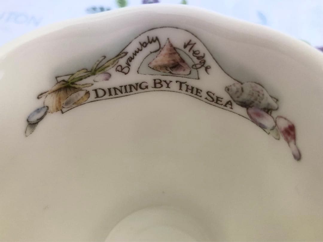 ロイヤルドルトン　ブランブリーヘッジ　Dining By the sea