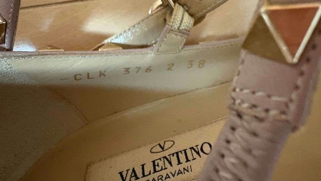 ♡♡VALENTINO ピンクスタッズ フラットシューズ 38美品♡♡♡