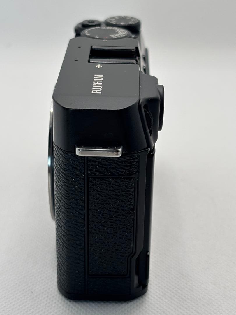 FUJIFILM 富士フイルム X-E4 ボディ ブラック★たった３ショット★