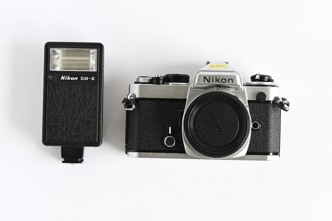 Nikon FE + Nikon SB-E フラッシュ