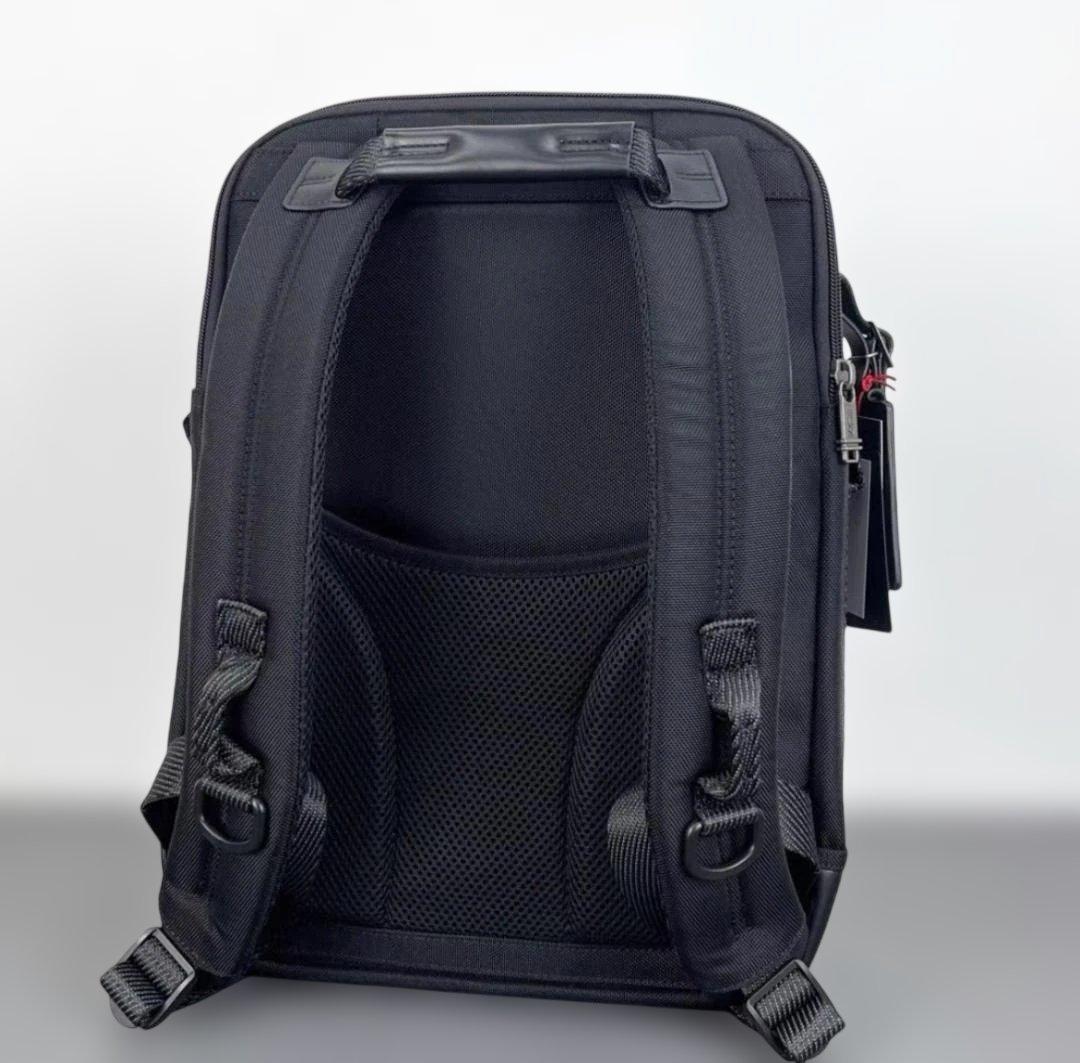 TUMIコンパクトスリムバックパック