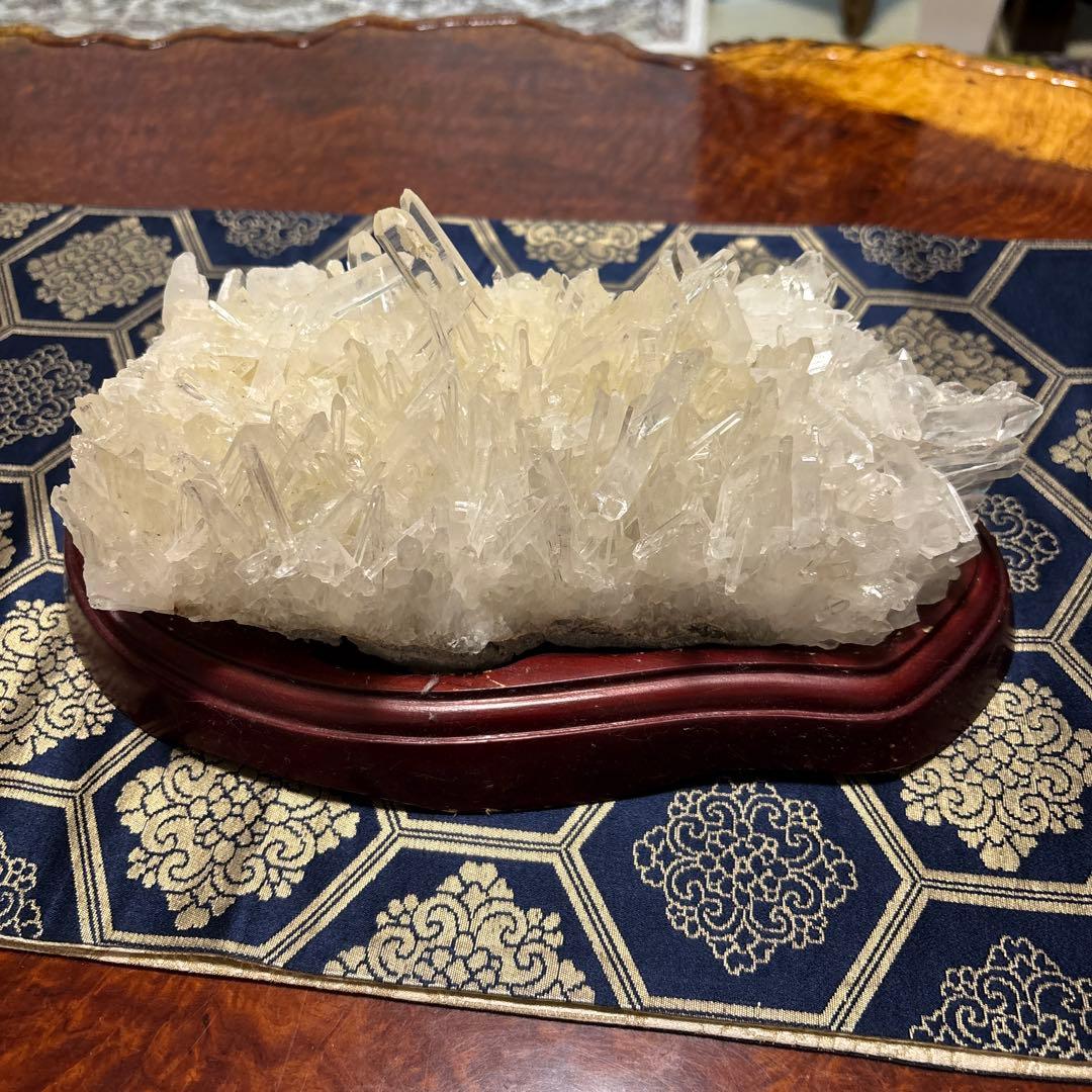 水晶の結晶塊 約２.１キロ