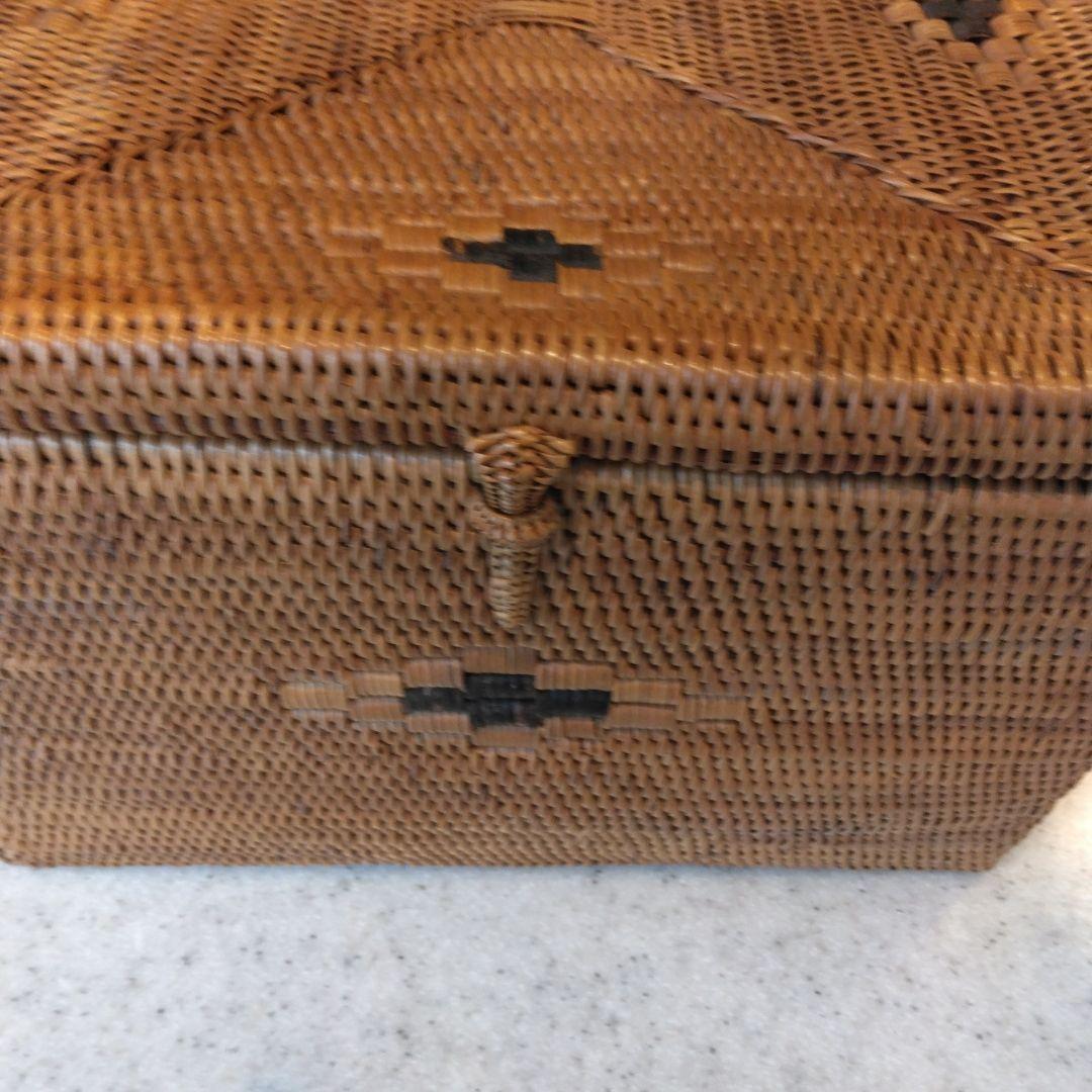 バリ島　アタ製蓋付きバスケット　アタ製蓋付き収納箱　アタ製雑貨