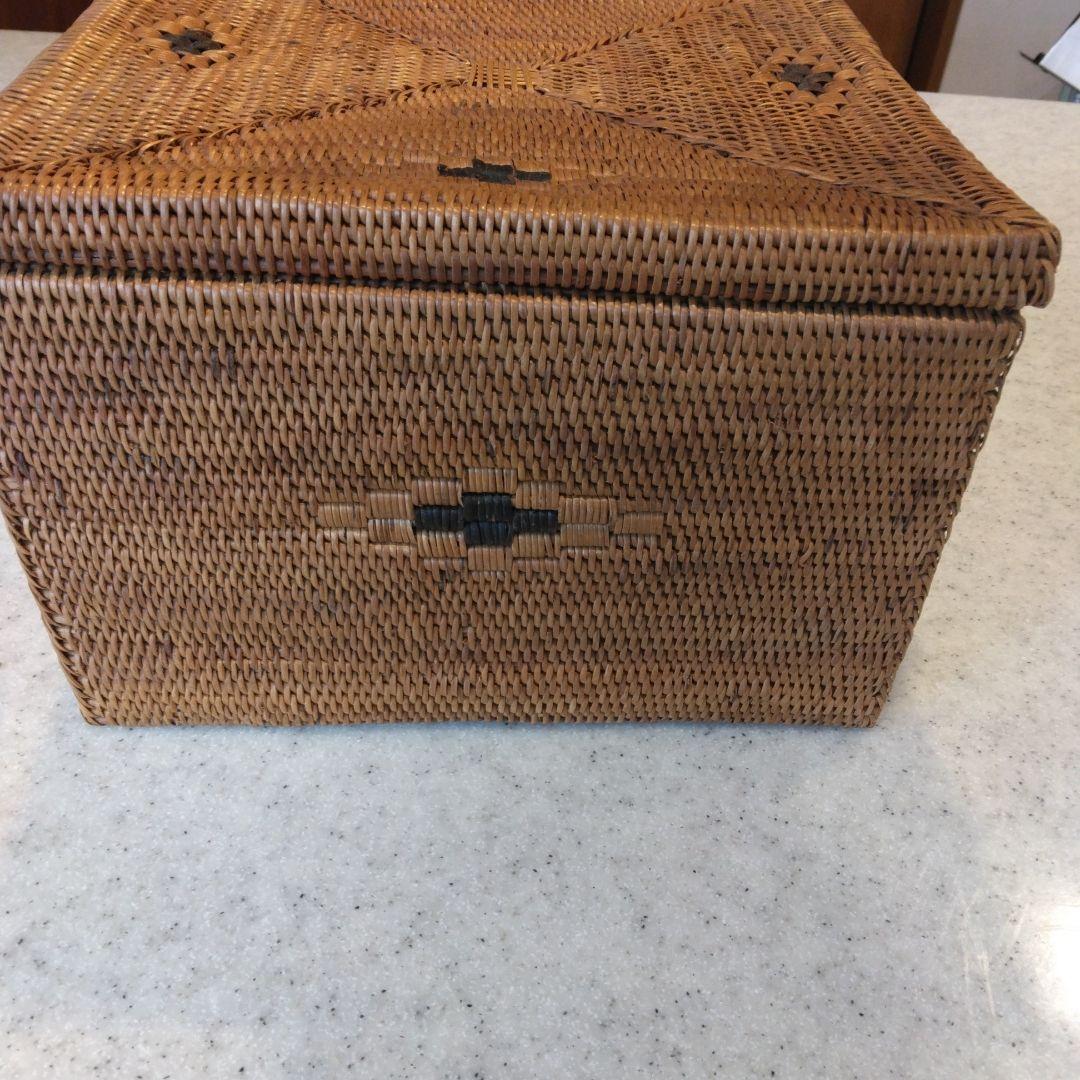 バリ島　アタ製蓋付きバスケット　アタ製蓋付き収納箱　アタ製雑貨