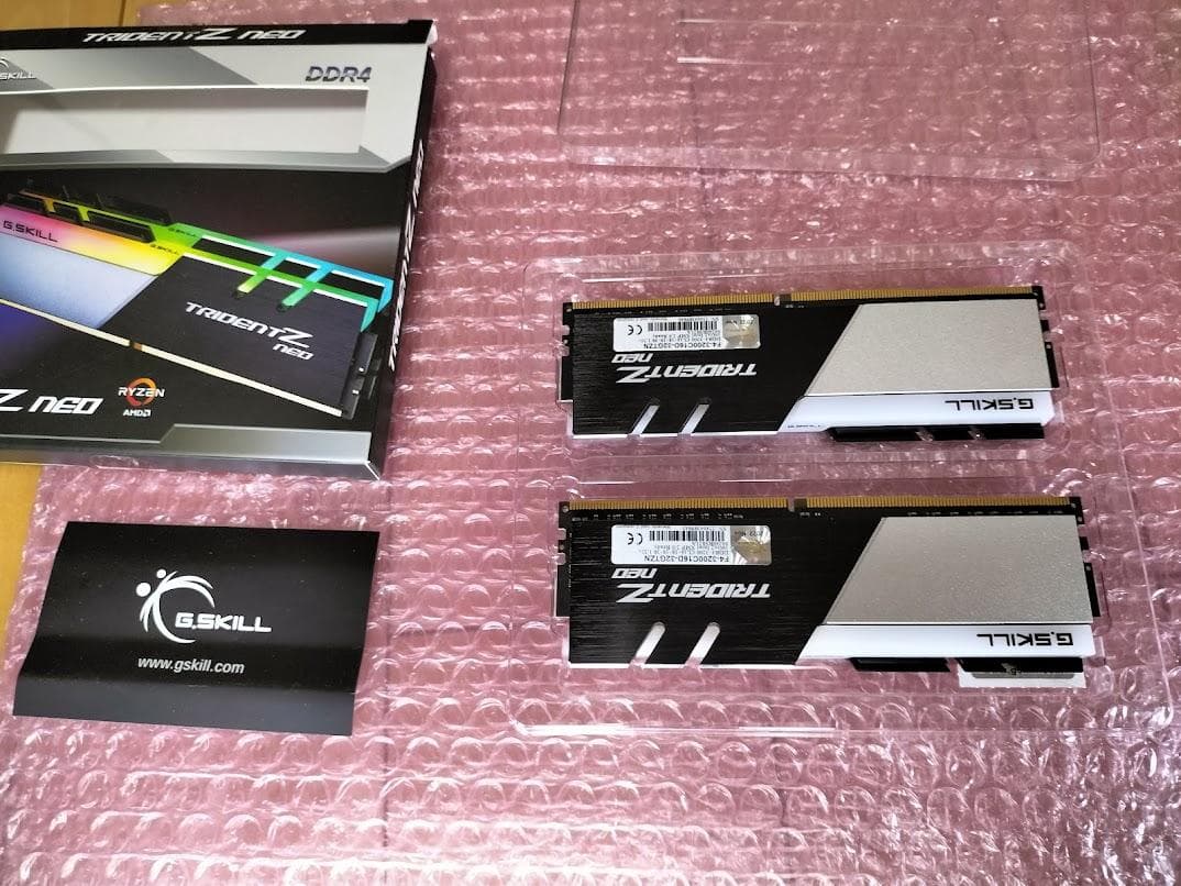 メモリー TRIDENT Z neo 32GB RGB