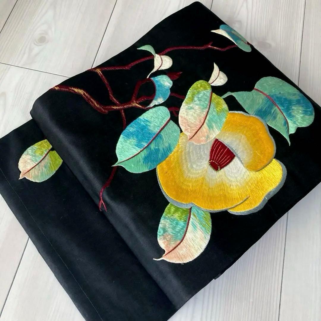 ニコニコ^ ^ アンティーク名古屋帯　椿の刺繍　上質　大正ロNo.7-28